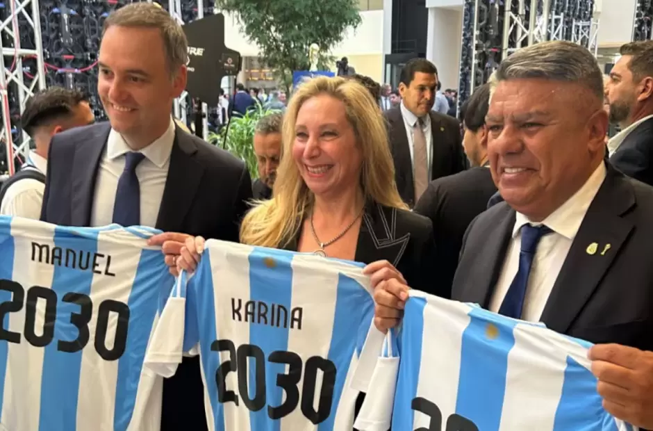 Evento histórico La FIFA oficializa a Argentina como una de las sedes del Mundial 2030 El máximo mandatario de la AFA estuvo acompañado por la Secretaria General de la Presidencia y hermana del presidente de la Nación en P